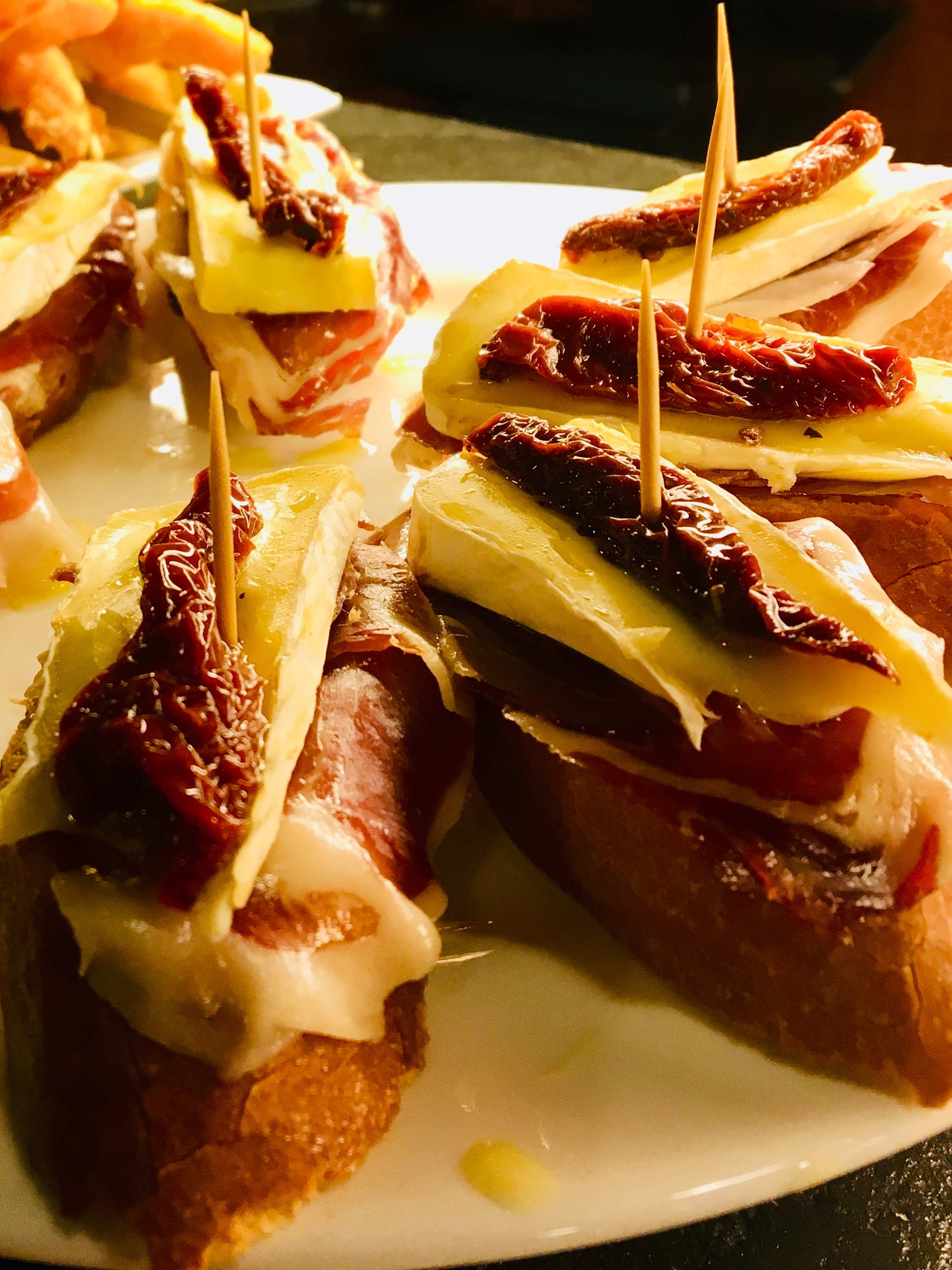 Jamón and cheese pintxos